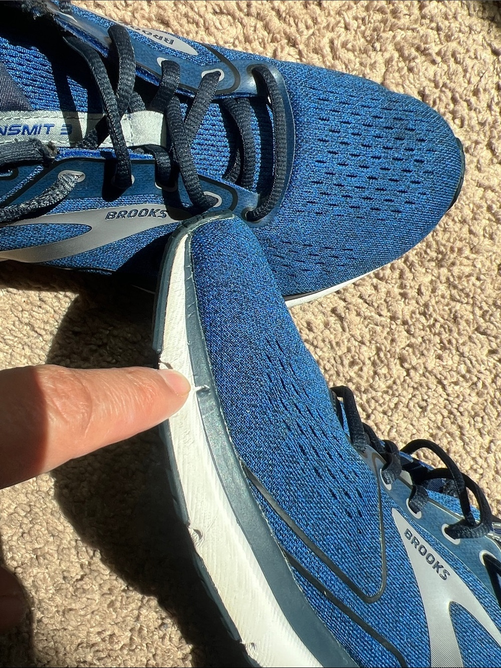 Brooks Men's Running Shoes in Blue with White Accents - Picture 9 of 9